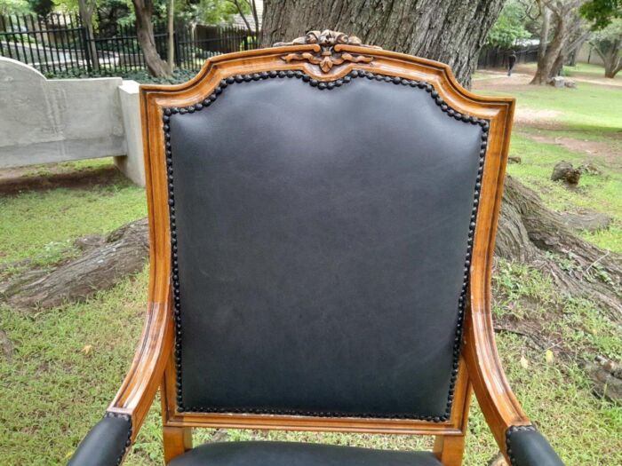 A 20th Century French Style Carved Mahogany Armchair - Image 5