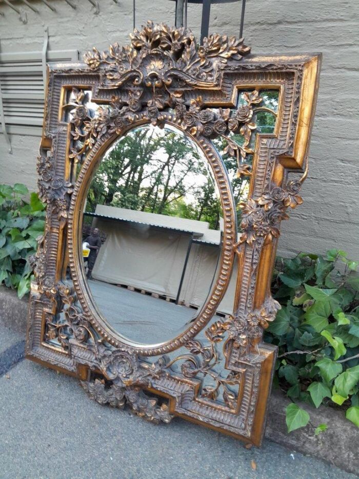 A 20th Century French Baroque Style Gilt Wood Mirror - Image 3