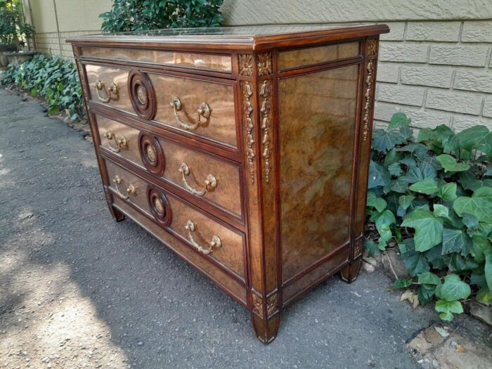 A Theodore Alexander Verre Églomisé Chest With Three Drawers And Brass Decoration - Image 4