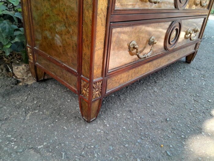 A Theodore Alexander Verre Églomisé Chest With Three Drawers And Brass Decoration - Image 7