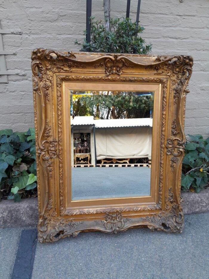An Ornately Carved Gilt Framed Bevelled Mirror - Image 2