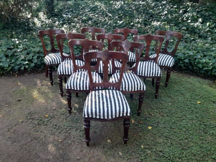 An Antique Victorian Circa 1889 Set of Ten Mahogany Dining Chairs - Image 2