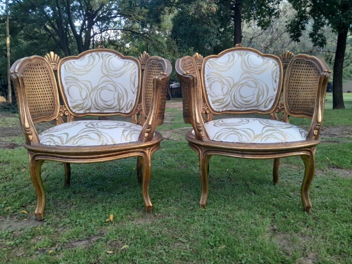 A Mid 20th Century Circa 1950 French Set Of Gilt Painted Wooden And Rattan Settee With A Pair Of Bergère Chairs Upholstered In A Custom Made Linen For The Crown Collection - Image 8