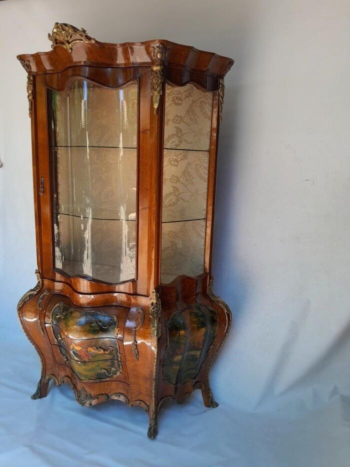 A 20TH Century French Style Kingswood Vitrine With Vernis Martin Gilt Metal Mounts - Image 3