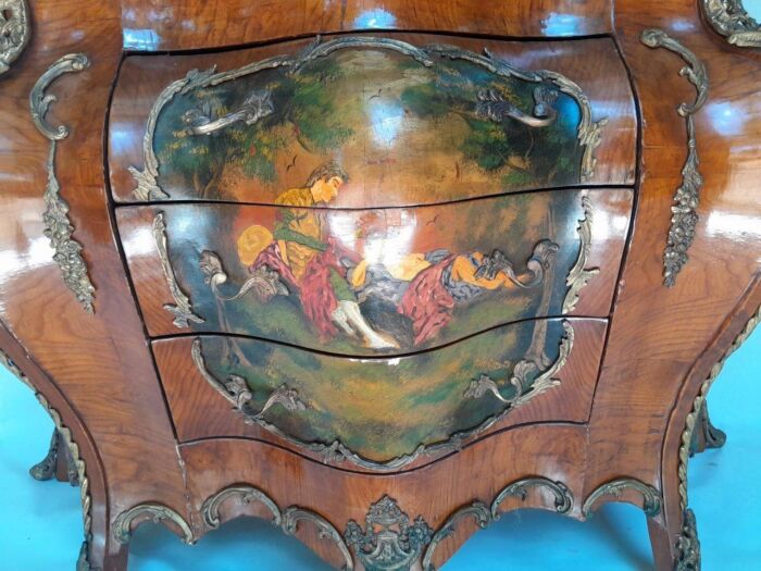 A 20TH Century French Style Kingswood Vitrine With Vernis Martin Gilt Metal Mounts - Image 8