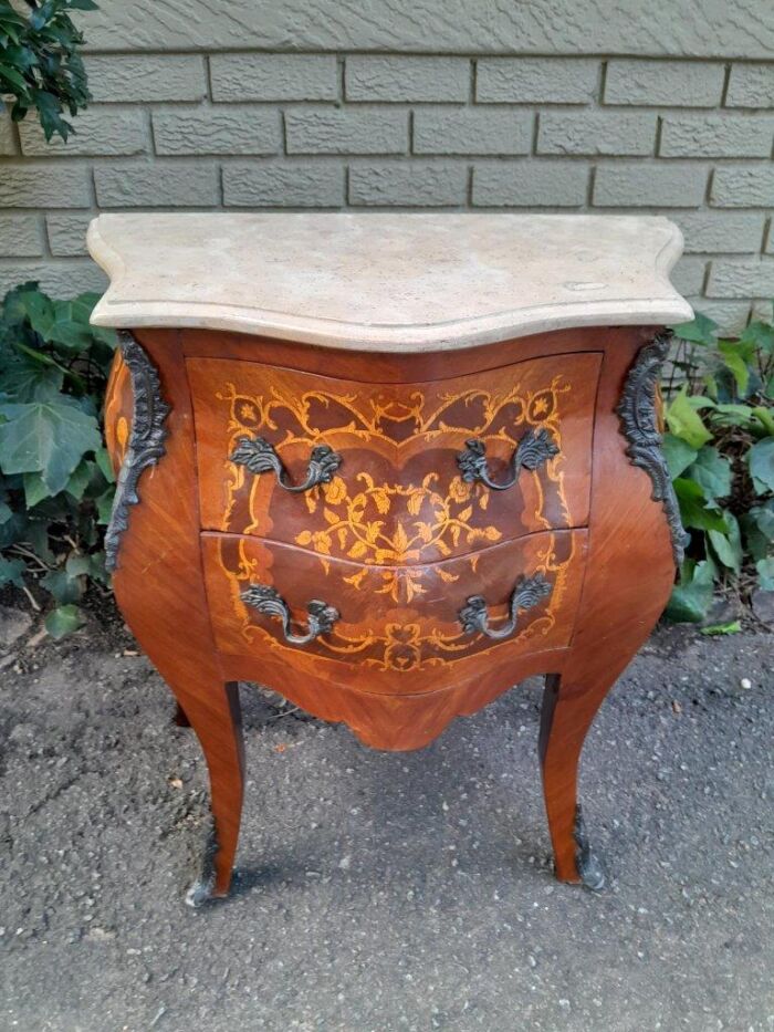A 20th Century Pair of French Style Inlaid Mahogany Pedestals with Drawers and Marble Tops - Image 6
