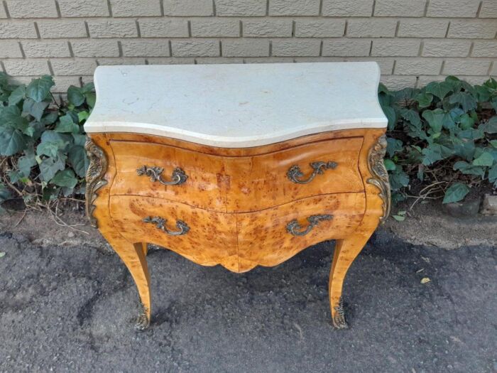 A 20th Century French Style Birds Eye Maple Bombe Chest of Drawers with Marble Top & Ormolu Mounts - Image 3