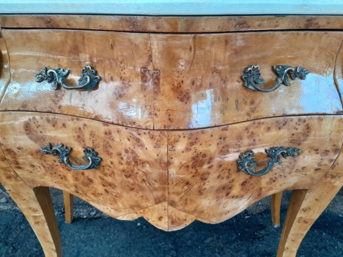 A 20th Century French Style Birds Eye Maple Bombe Chest of Drawers with Marble Top & Ormolu Mounts - Image 7