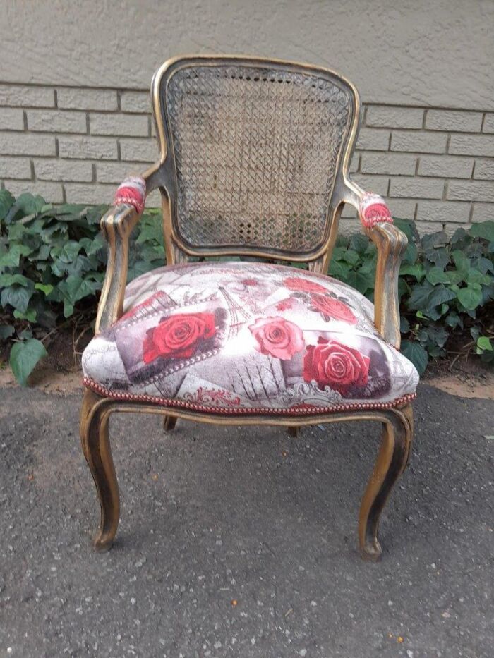 A Pair Of French Style Rattan And Carved Wooden Gilded Armchairs - Image 9