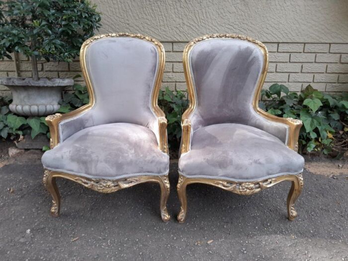 A Pair Of French Style Carved Wooden Gilded Armchairs - Image 2