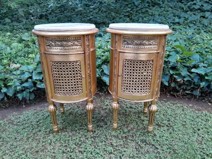 A Pair of French Style Ornately Carved Giltwood Pedestals / Side Tables with Marble Tops - Image 2