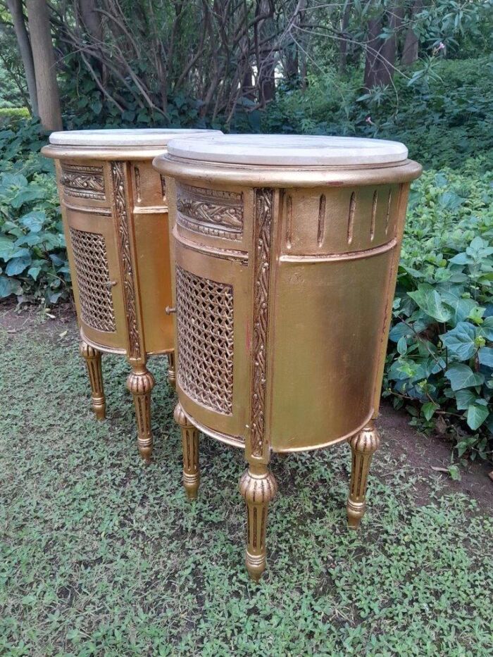 A Pair of French Style Ornately Carved Giltwood Pedestals / Side Tables with Marble Tops - Image 3