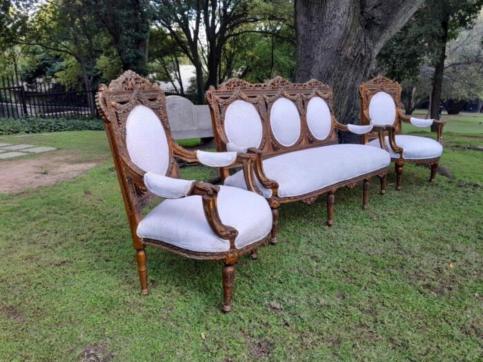 A 20th Century French Louis XVI Style Five Piece Set of Giltwood Settee and Four Armchairs - Image 5