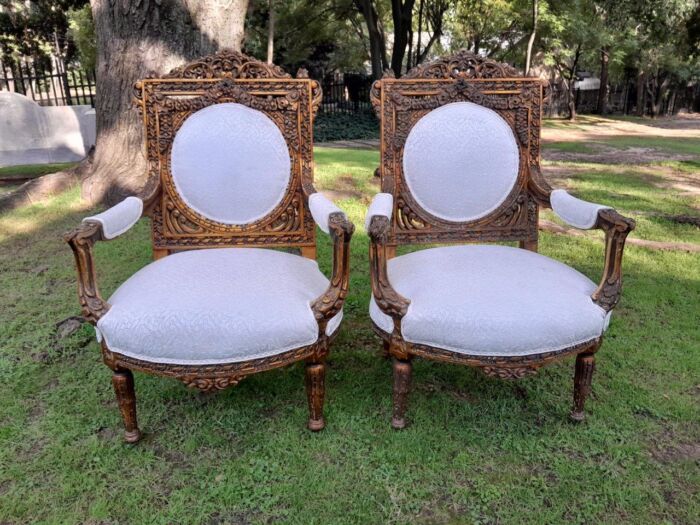 A 20th Century French Louis XVI Style Five Piece Set of Giltwood Settee and Four Armchairs - Image 9