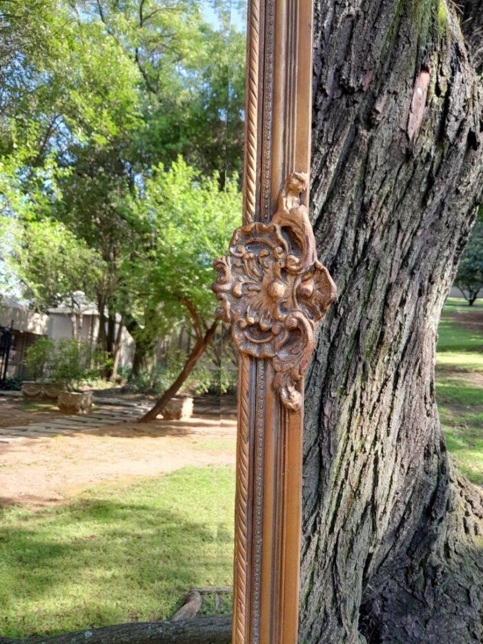 A French Style Ornately Carved and Gilded Bevelled Mirror - Image 5