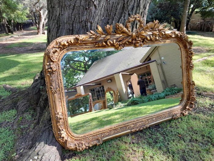 A French Style Ornately Carved and Gilded Bevelled Mirror - Image 4