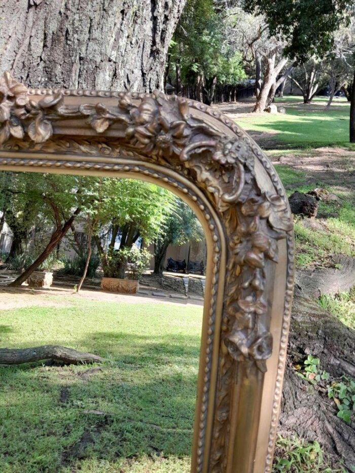 A French Style Ornately Carved and Gilded Bevelled Mirror - Image 4
