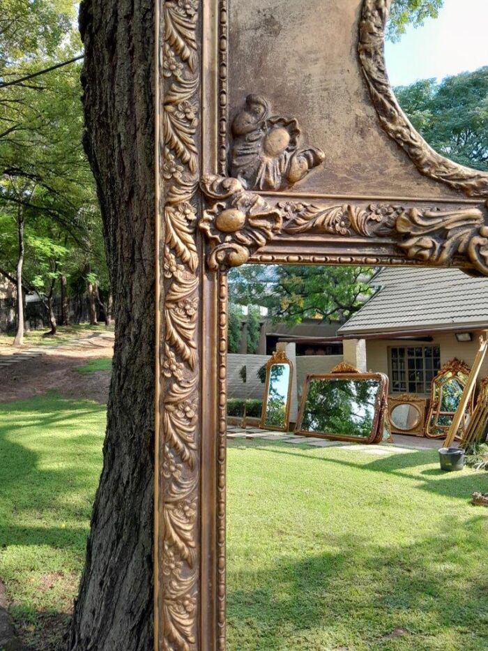 An Ornate Carved Bevelled French Style Mirror - Image 4