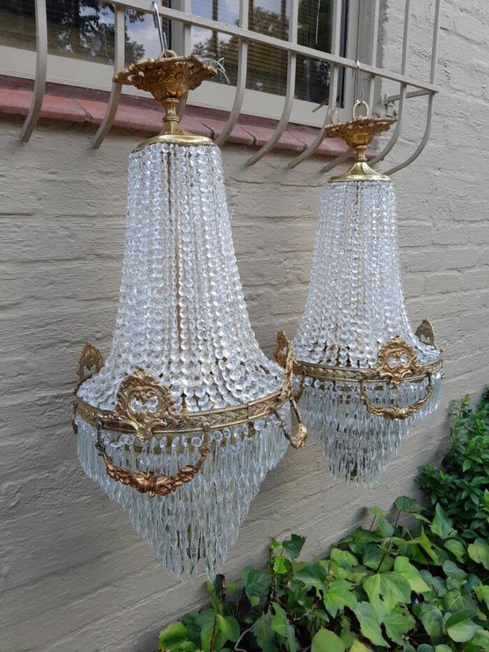 A Pair of French Style Ring Brass & Crystal Chandeliers - Image 4