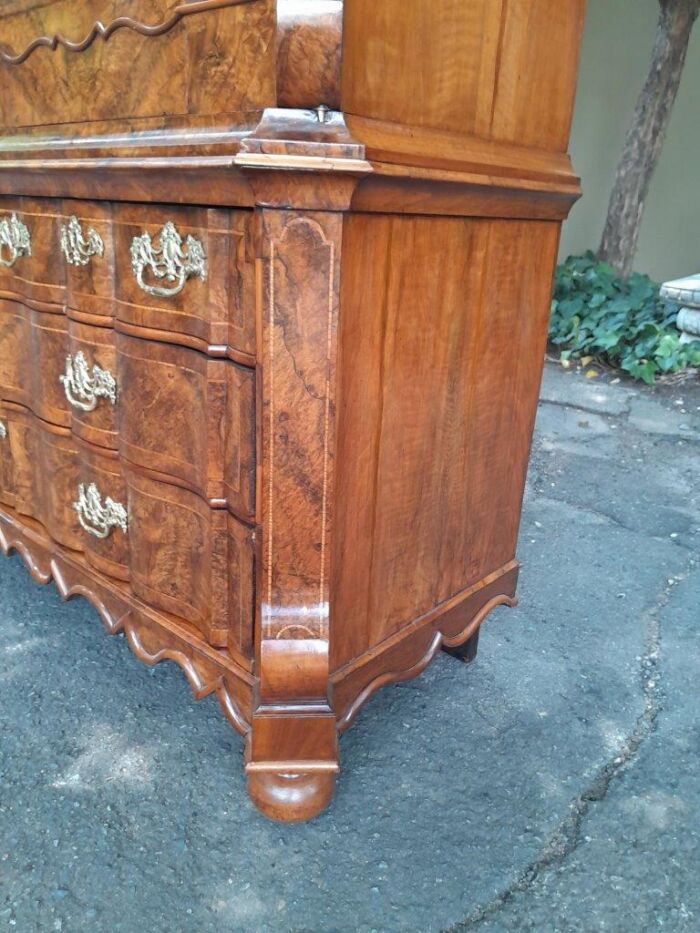 An Early 18th Century Circa 1740 Dutch Louis XIV William and Mary Burr Walnut and Oyster Armoire with Original Mounts - Image 9