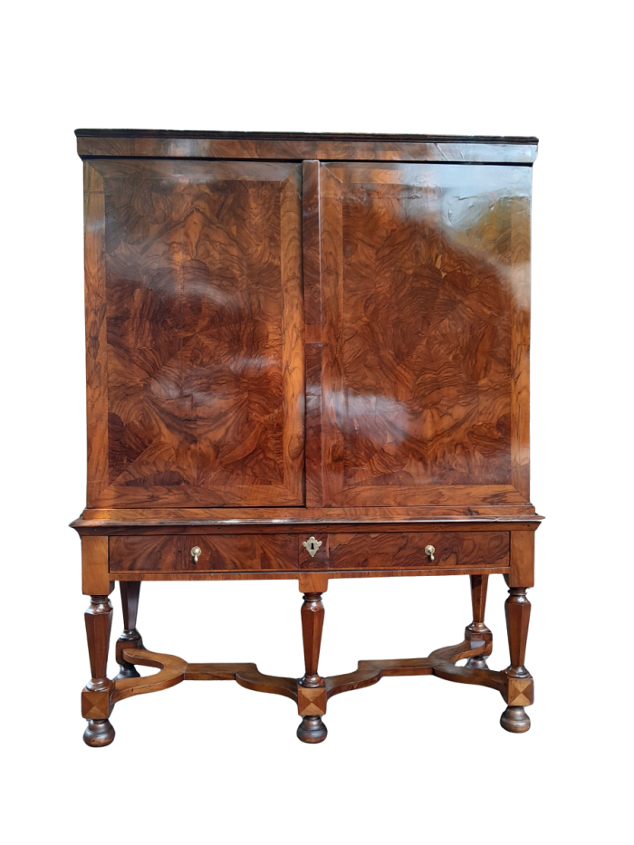 An Exceptional 18th Century Circa 1710 Dutch William and Mary Cabinet on Stand. Olive Oyster with Burr Walnut