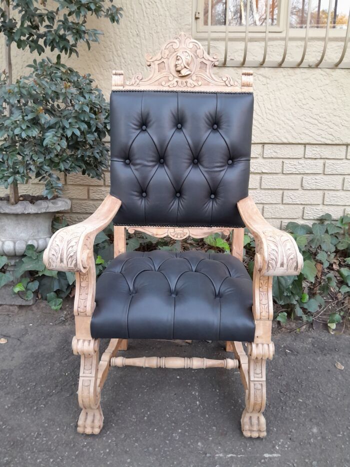 A 19th Century Spanish Heavily Carved Wooden Set of Six Mahogany Chairs (Comprises a Pair of Carvers / Armchairs and Four Dining Chairs) Upholstered in Deep Buttoned Leather  - Image 11