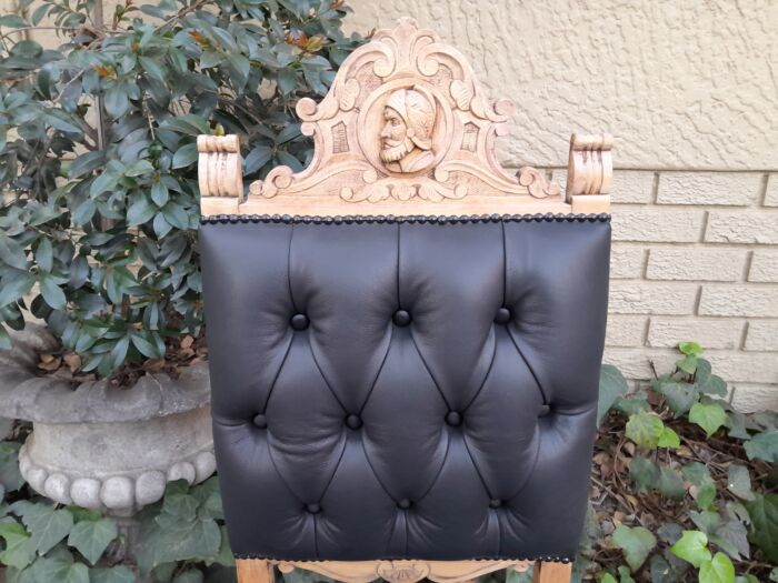 A 19th Century Spanish Heavily Carved Wooden Set of Six Mahogany Chairs (Comprises a Pair of Carvers / Armchairs and Four Dining Chairs) Upholstered in Deep Buttoned Leather  - Image 14