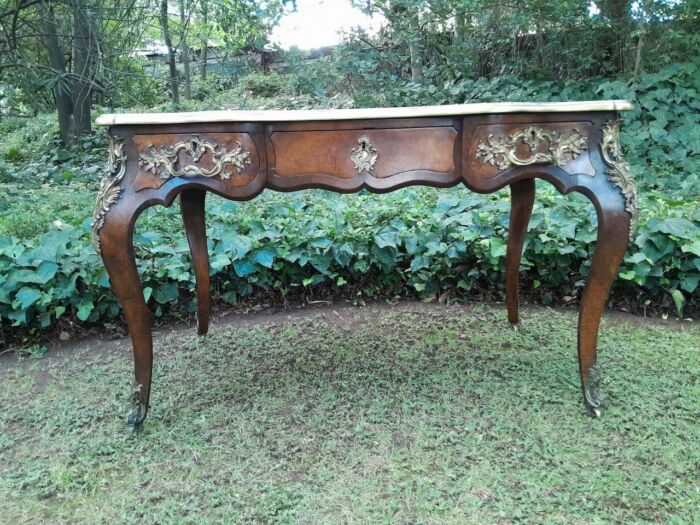 A 19TH Century French Walnut and Ormolu Mounted Desk/Writing Table/Plat with Tilt Tooled Leather Insert and Three Drawers - Image 2