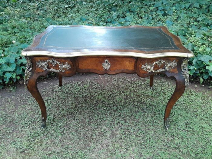 A 19TH Century French Walnut and Ormolu Mounted Desk/Writing Table/Plat with Tilt Tooled Leather Insert and Three Drawers - Image 3