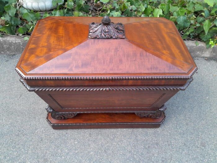 A 19th Century Flame Mahogany Wooden Carved  Cellarette on Carved Feet (Interior with Lead Lining for Wine Bottles and Ice) - Image 3