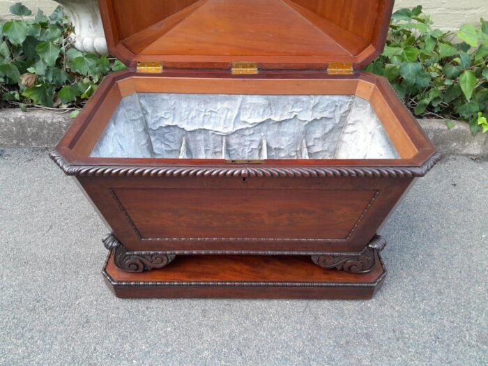 A 19th Century Flame Mahogany Wooden Carved  Cellarette on Carved Feet (Interior with Lead Lining for Wine Bottles and Ice) - Image 9