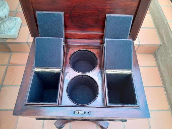 An Early 19th Century Regency Mahogany Tea Poy on Stand - Image 10