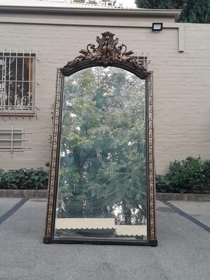 A 20TH Century Carved Gilt-Wood Mirror of Large Proportions - Image 2