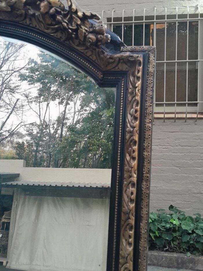 A 20TH Century Carved Gilt-Wood Mirror of Large Proportions - Image 7