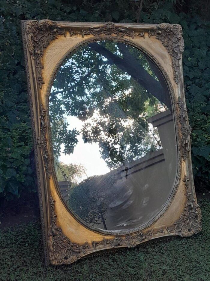 A 20TH Century Ornately Carved Gilt Wood Mirror - Image 3