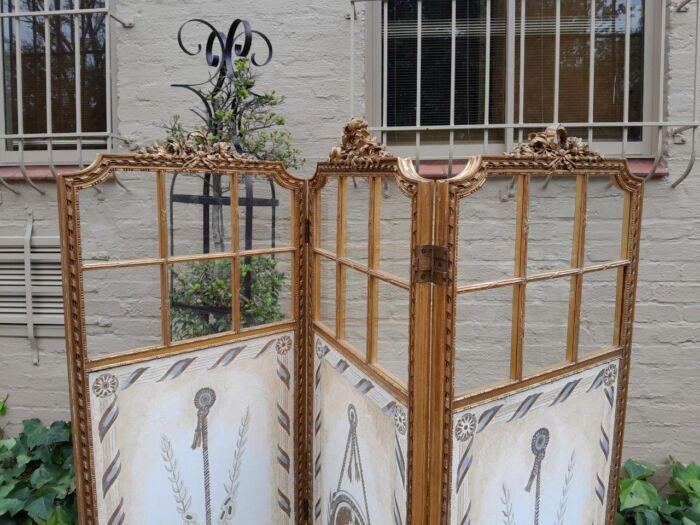 A Late 19th/Early 20TH Century French Carved Wooden Gilt Three Panel Screen With Mirrored Top Panels - Image 6