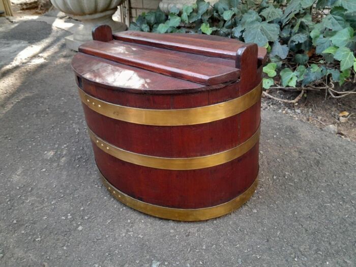 A Late 19th Century Cape Teak and Brass-bound  Pekel Balie,with Detachable Lid and Brass Bands - Image 4