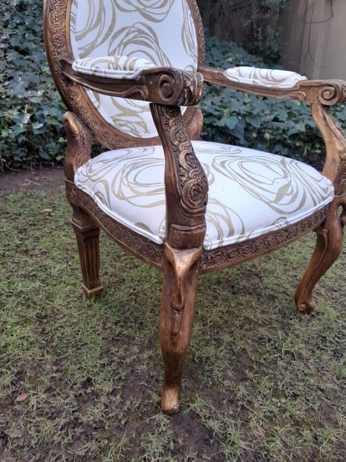 A Pair of 20th Century Style Gilt Arm Chairs - Image 7