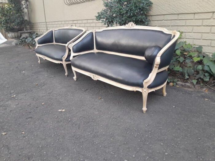 A 20th Century Pair of French Style Carved Walnut Settees in a Contemporary Bleached Finish and Upholstered in Leather with One Leather Decorative Ball Per Settee - Image 6