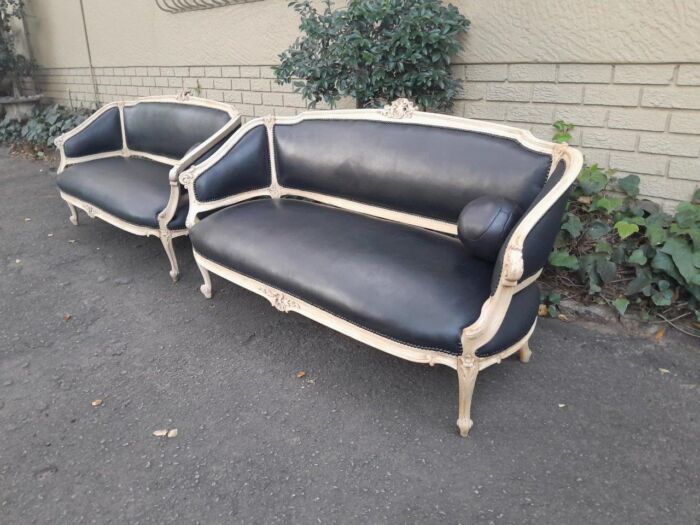 A 20th Century Pair of French Style Carved Walnut Settees in a Contemporary Bleached Finish and Upholstered in Leather with One Leather Decorative Ball Per Settee - Image 7