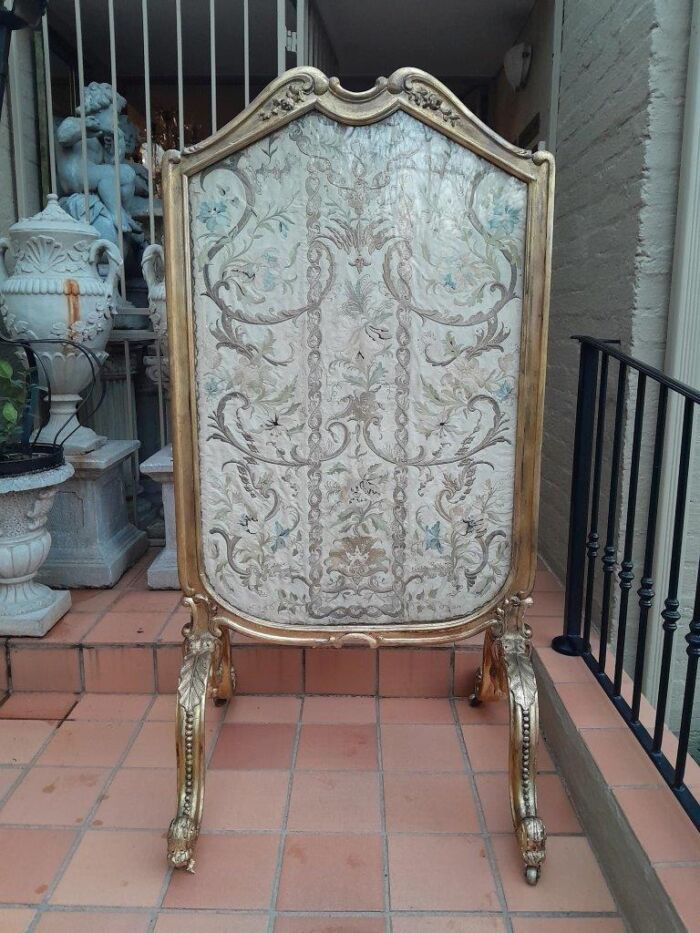 An Antique Circa 1900 French Gilt Screen with Original Castors - Image 6