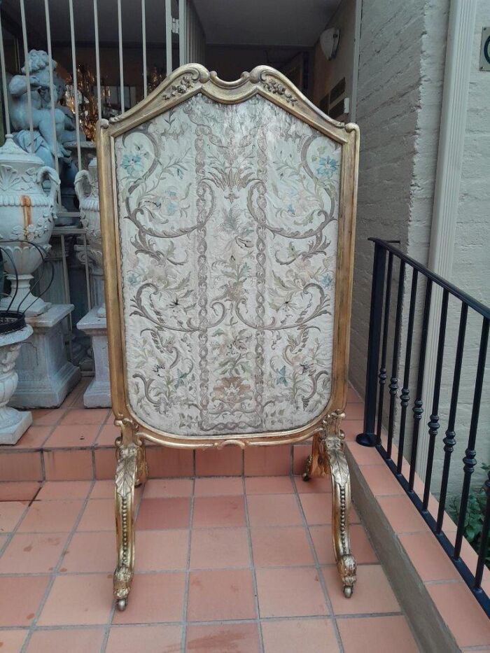 An Antique Circa 1900 French Gilt Screen with Original Castors - Image 8