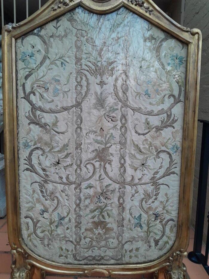An Antique Circa 1900 French Gilt Screen with Original Castors - Image 10