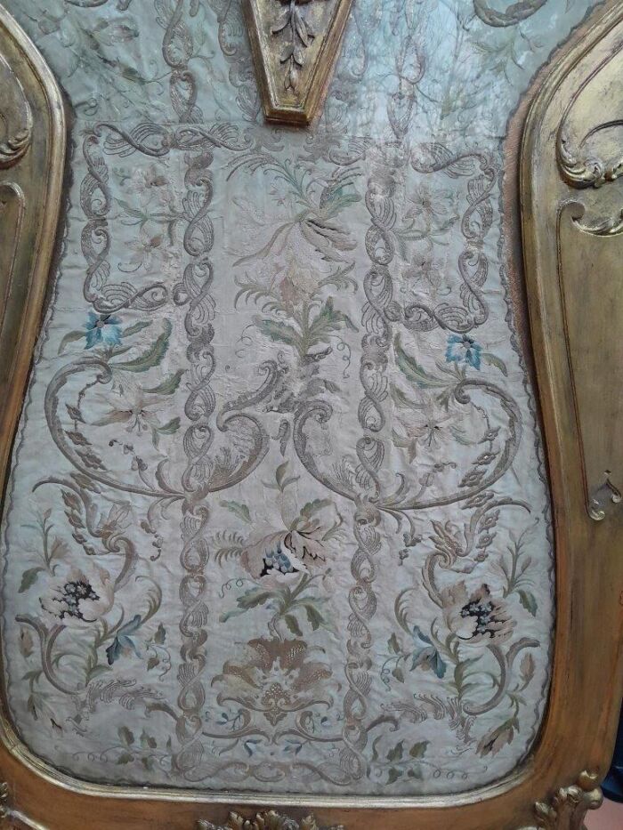 An Antique Circa 1900 French Gilt Screen with Original Castors - Image 14