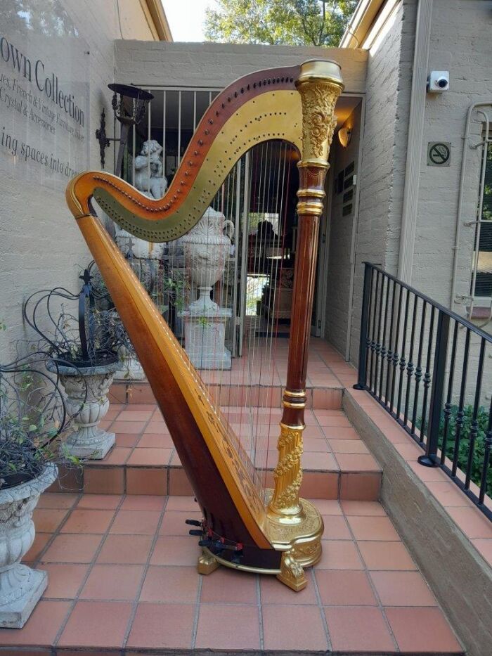 A 20th Century Venus Grand Harp on Gilt Wood Carved Base on Gilt Wood Bracket Feet. - Image 2
