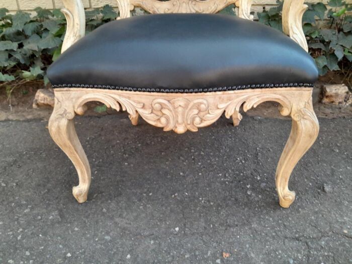 A 20th Century Pair Of French Style Carved Oak Armchairs In A Contemporary Bleached Finish And Upholstered In Leather - Image 7