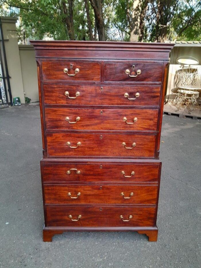 An 18th Century Georgian Mahogany Chest on Chest With Brass Handles - Image 3