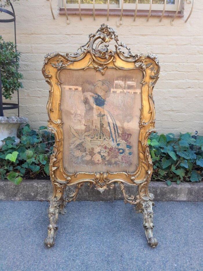 A 20TH Century French Louis XV Style Ornately Carved Giltwood Fire Screen With Tapestry - Image 2
