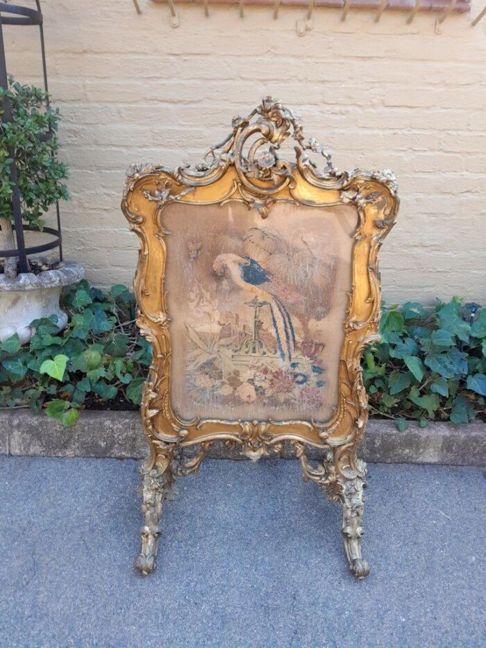 A 20TH Century French Louis XV Style Ornately Carved Giltwood Fire Screen With Tapestry - Image 3
