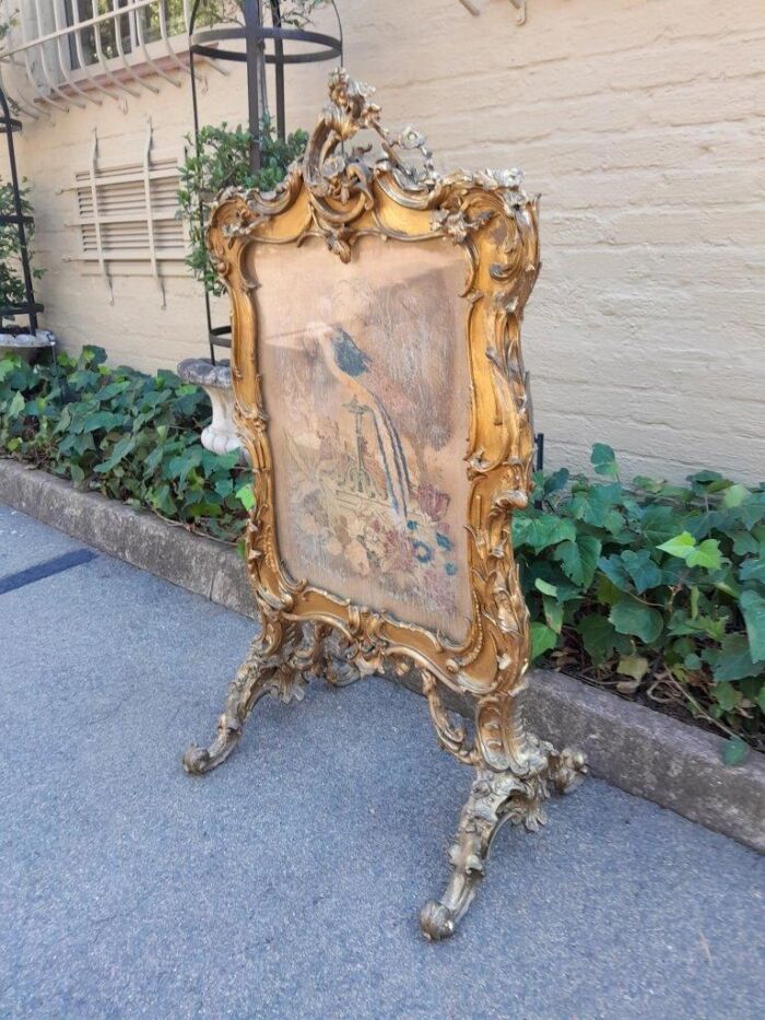 A 20TH Century French Louis XV Style Ornately Carved Giltwood Fire Screen With Tapestry - Image 5